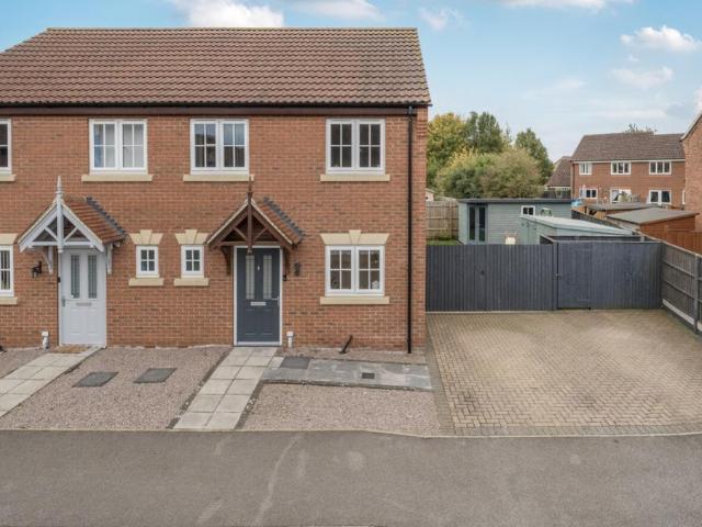 3 bedroom semi detached house for sale