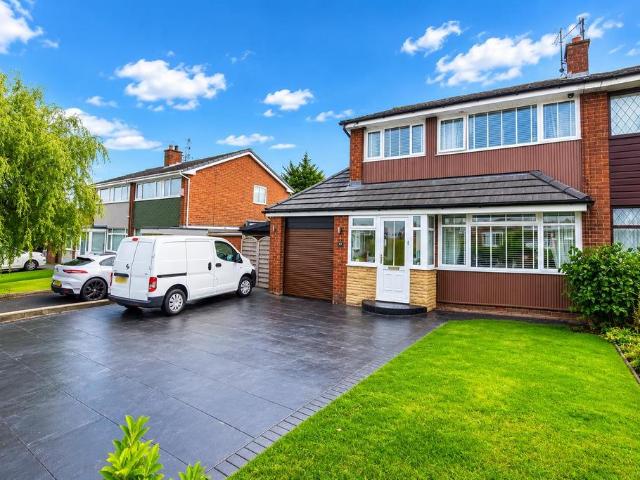 3 bedroom semi detached house for sale