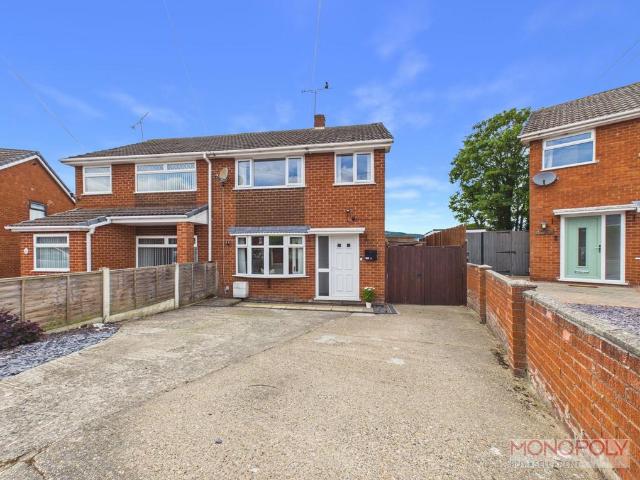 3 bedroom semi detached house for sale