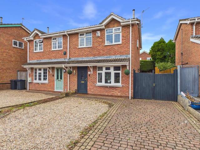 3 bedroom semi detached house for sale