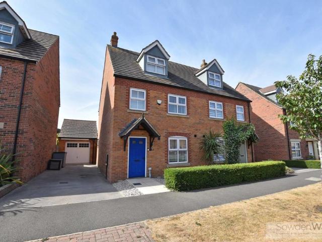 3 bedroom semi detached house for sale
