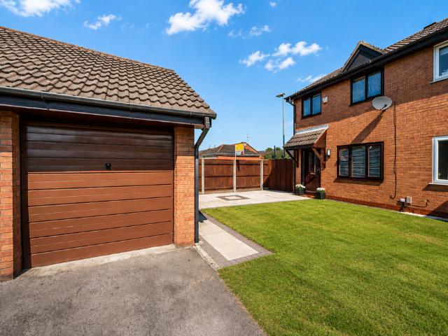 3 bedroom semi detached house for sale