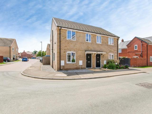3 bedroom semi detached house for sale