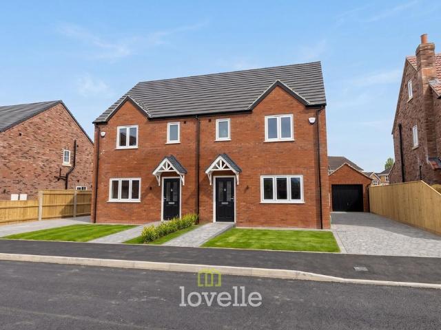 3 bedroom semi detached house for sale