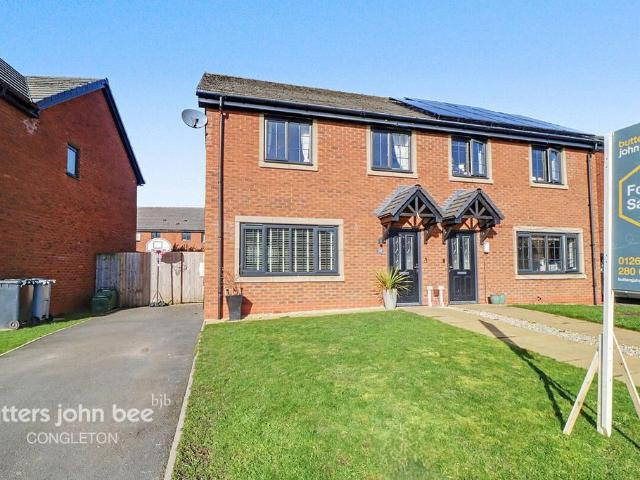 3 bedroom semi detached house for sale
