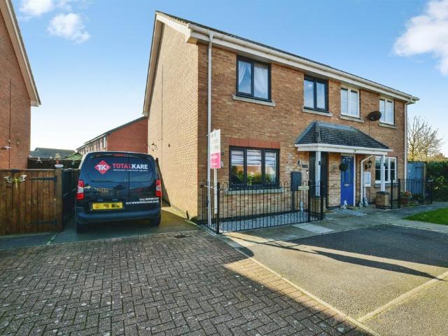 3 bedroom semi detached house for sale