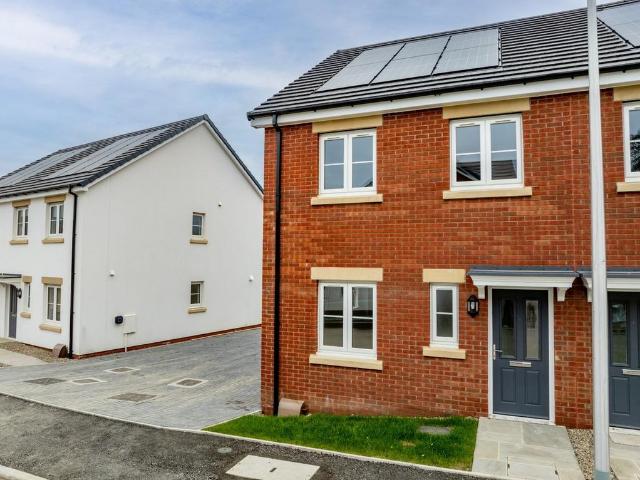 3 bedroom semi detached house for sale