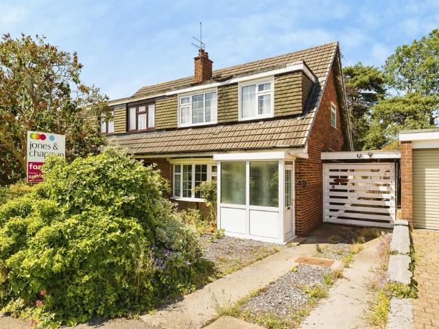 3 bedroom semi detached house for sale
