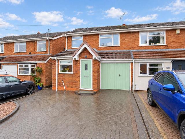 3 bedroom semi detached house for sale