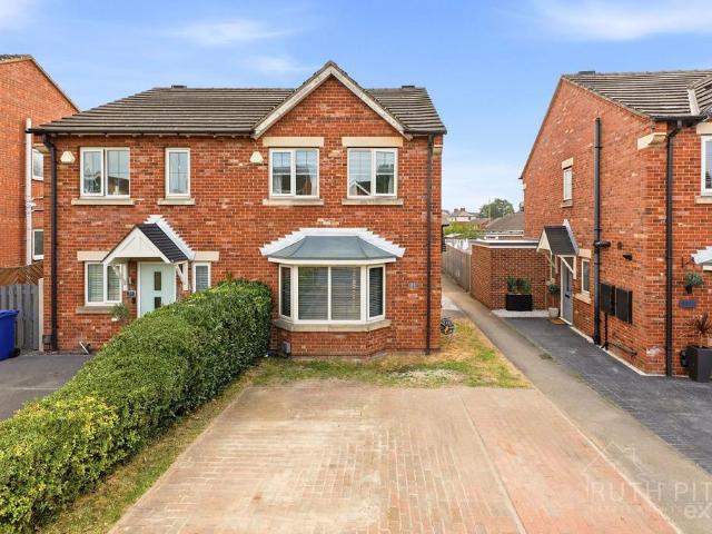 3 bedroom semi detached house for sale