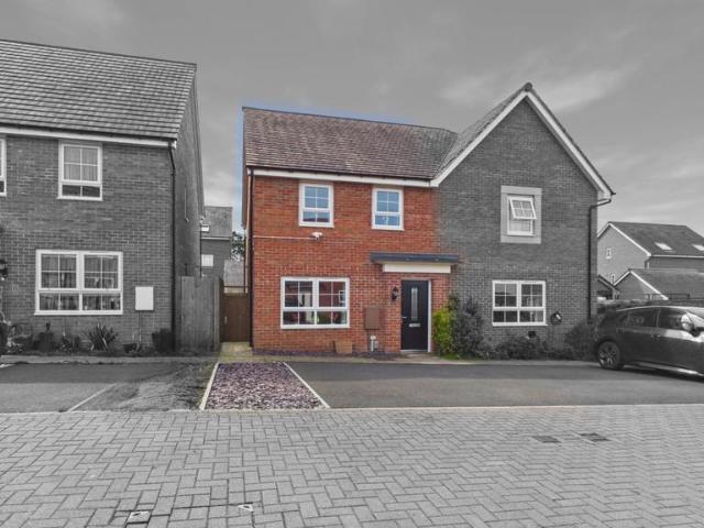 3 bedroom semi detached house for sale