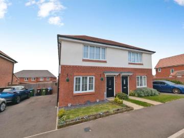 3 bedroom semi detached house for sale