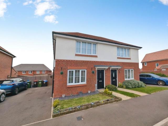 3 bedroom semi detached house for sale