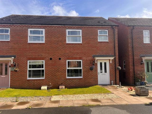 3 bedroom semi detached house for sale