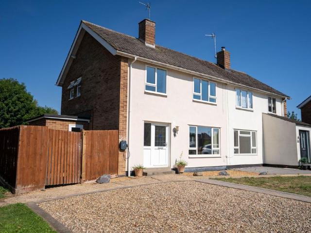 3 bedroom semi detached house for sale
