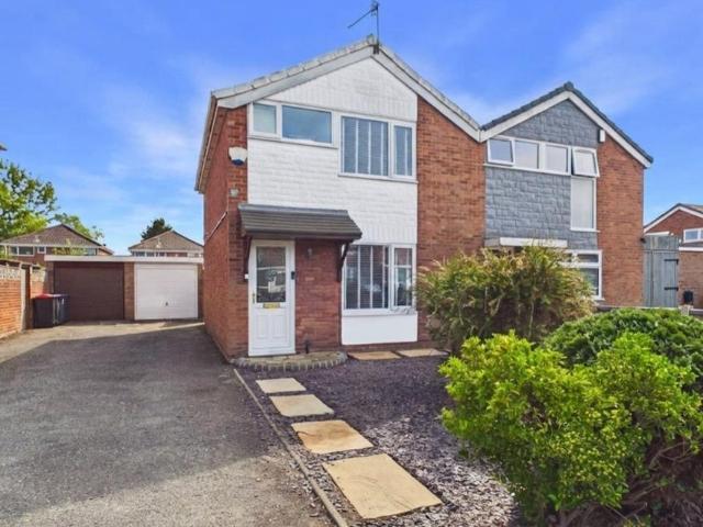 3 bedroom semi detached house for sale