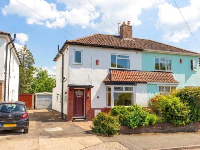 3 bedroom semi detached house for sale