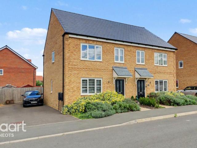 3 bedroom semi detached house for sale