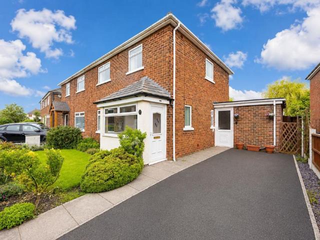 3 bedroom semi detached house for sale