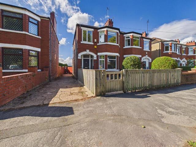 3 bedroom semi detached house for sale