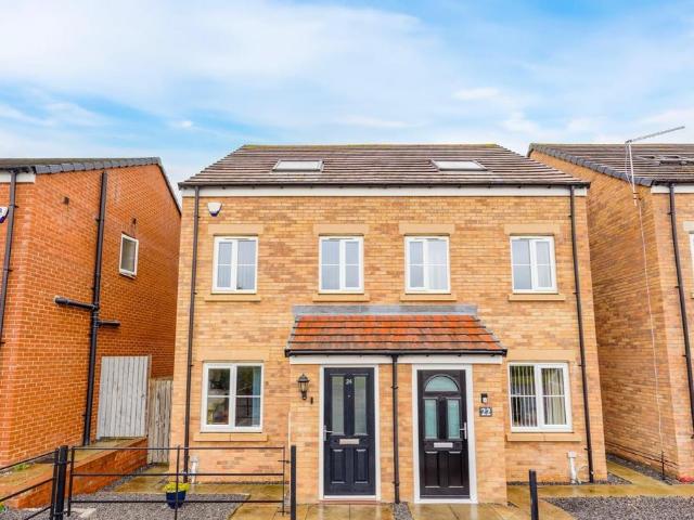 3 bedroom semi detached house for sale