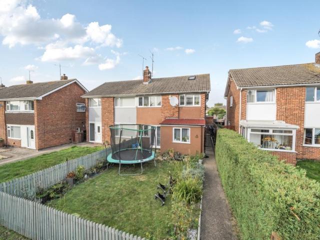 3 bedroom semi detached house for sale