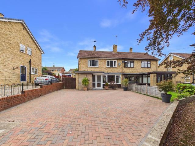 3 bedroom semi detached house for sale