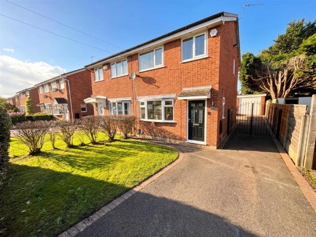 3 bedroom semi detached house for sale