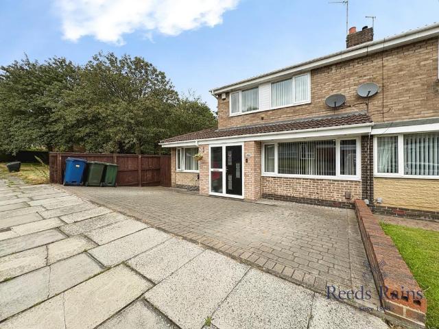 3 bedroom semi detached house for sale