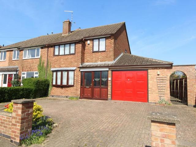 3 bedroom semi detached house for sale