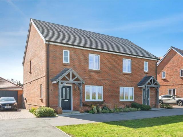 3 bedroom semi detached house for sale