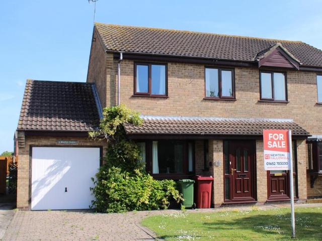 3 bedroom semi detached house for sale