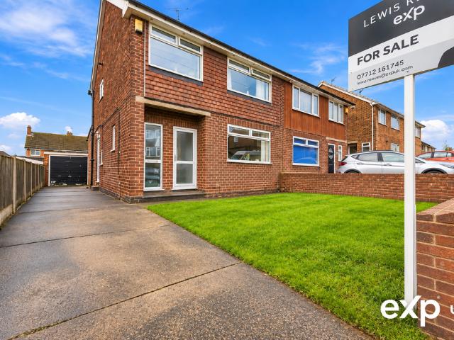 3 bedroom semi detached house for sale