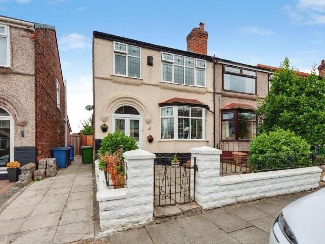 3 bedroom semi detached house for sale