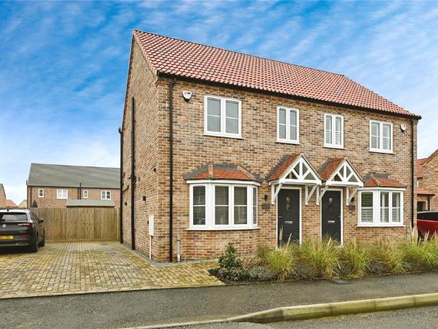 3 bedroom semi detached house for sale