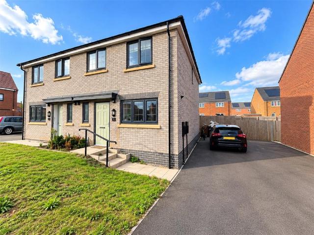 3 bedroom semi detached house for sale