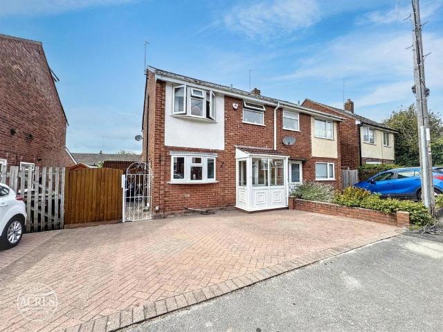 3 bedroom semi detached house for sale