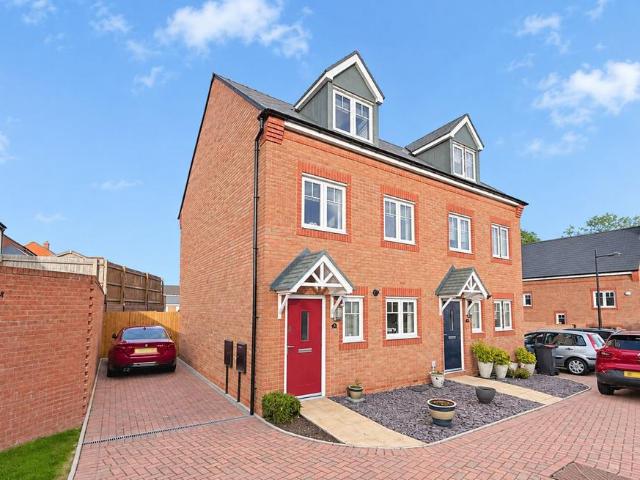 3 bedroom semi detached house for sale