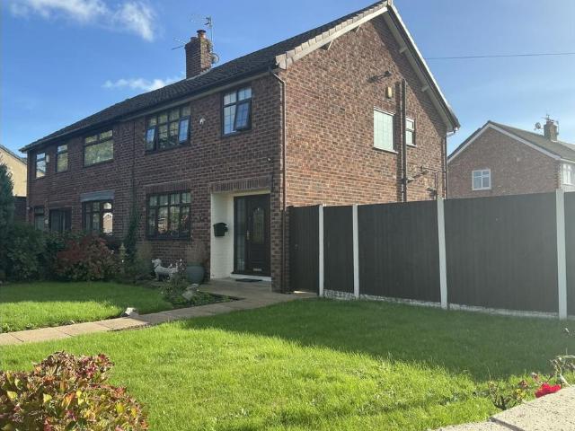 3 bedroom semi detached house for sale