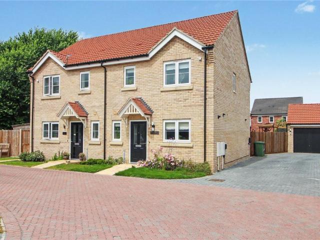 3 bedroom semi detached house for sale