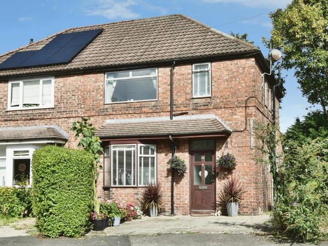 3 bedroom semi detached house for sale