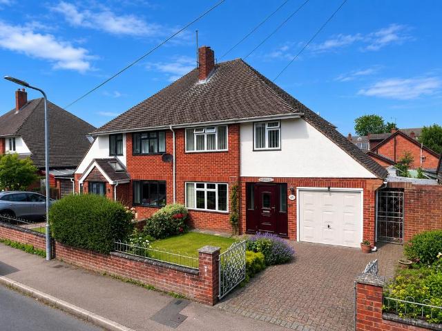 3 bedroom semi detached house for sale