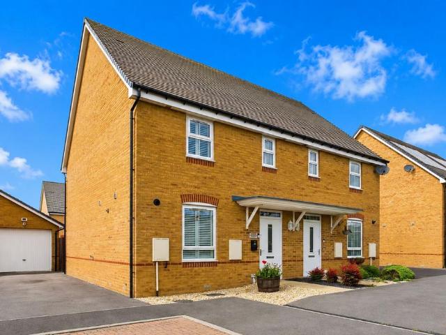 3 bedroom semi detached house for sale