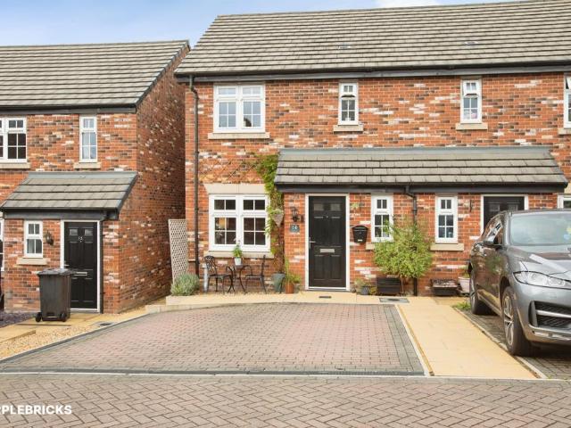 3 bedroom semi detached house for sale