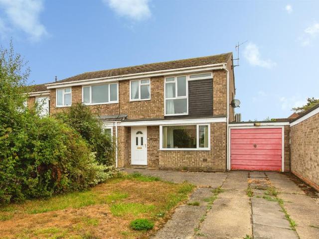 3 bedroom semi detached house for sale