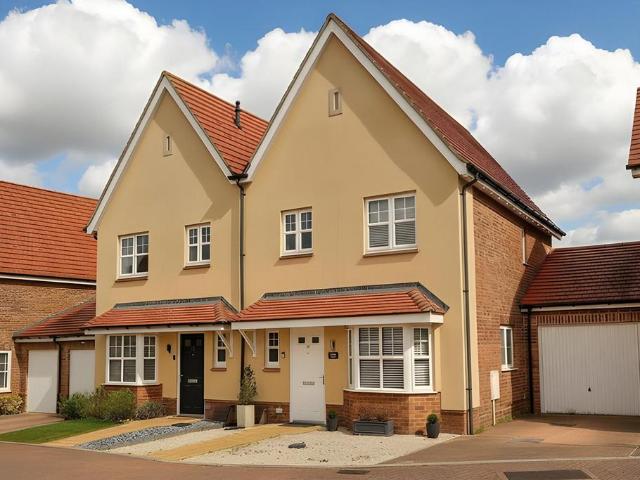 3 bedroom semi detached house for sale