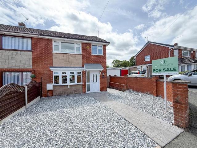 3 bedroom semi detached house for sale