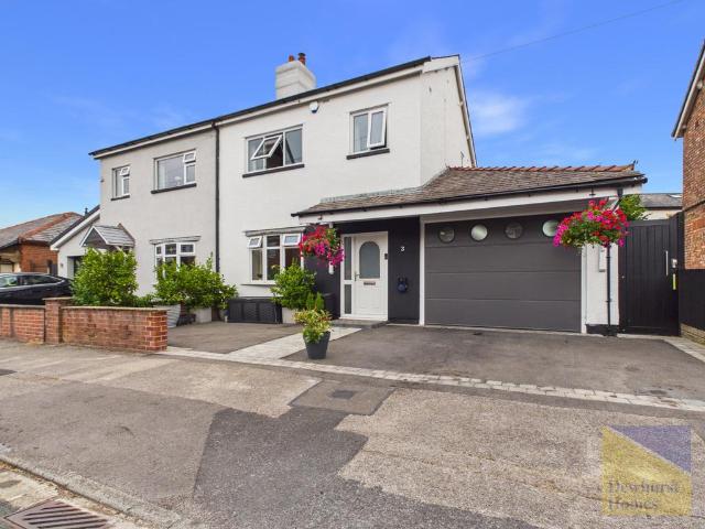 3 bedroom semi detached house for sale