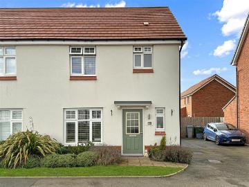 3 bedroom semi detached house for sale