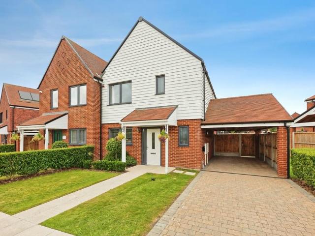 3 bedroom semi detached house for sale